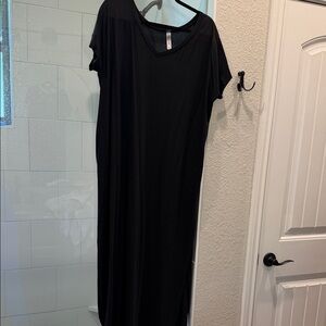 Zenana Outfitters Elegant Black Maxi Dress